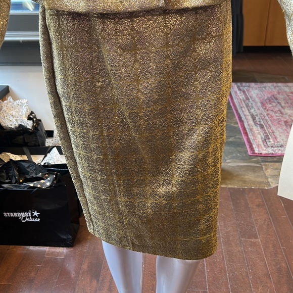 Burberry London Gold 2 peice set - Picture 2 of 4